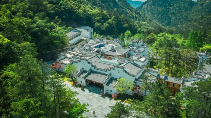 泡湯時代   國內(nèi)新開溫泉度假酒店設(shè)計大盤點(diǎn)